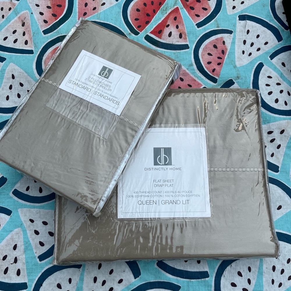 Distinctly Home 100% Egyptian Cotton Flat Sheet And Pillowcases